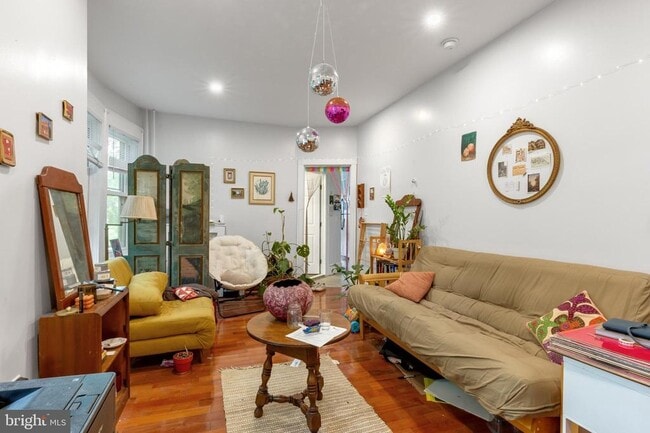 Building Photo - 4706 Warrington Ave Unit 2