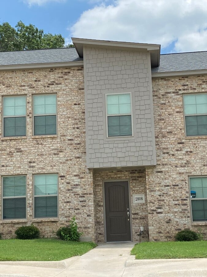 Lindenwoods Townhomes 2 - Lindenwoods Townhomes 2