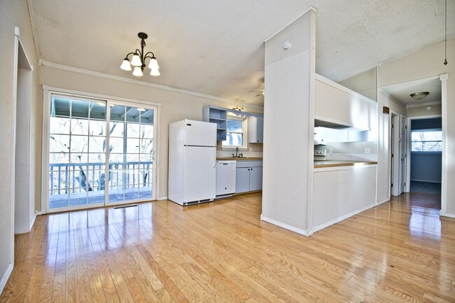 Photo - ***11 Bromwich Lane***