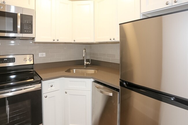 Photo - 817 W Lakeside Pl Unidad 806