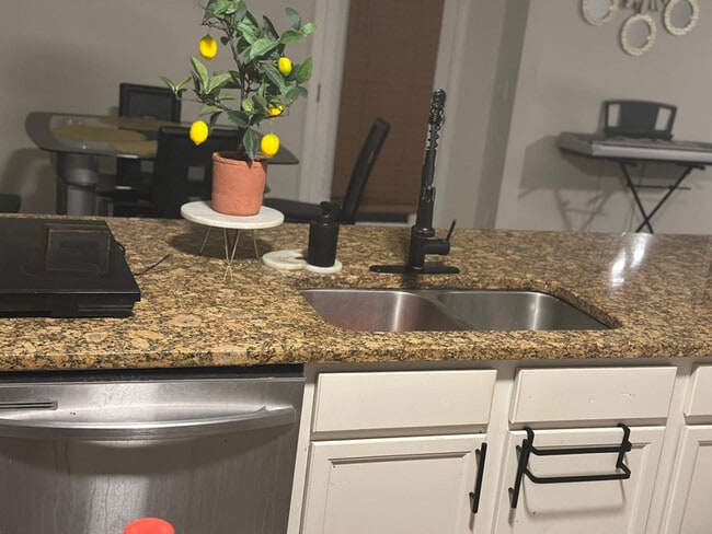 Photo - 521 Greyhound Ct