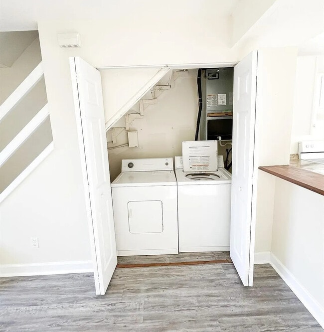 Photo - 1444 Tenbury Dr