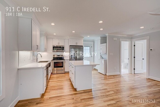 Photo - 911 Iredell St