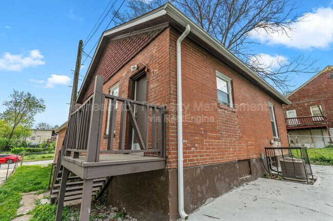 7135 Woodrow Ave