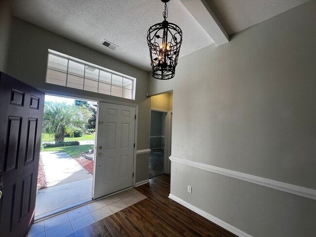 Photo - 404 Blackberry Ln