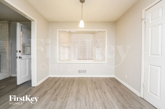 Photo - 4005 Huddersfield Dr SW