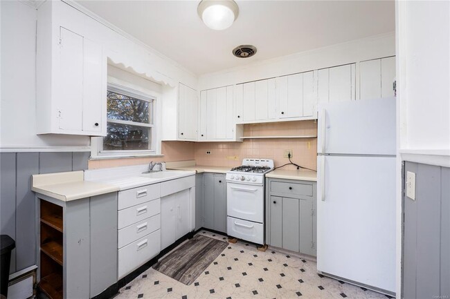 Photo - 30 Lakeview Terrace Apartment Unit A