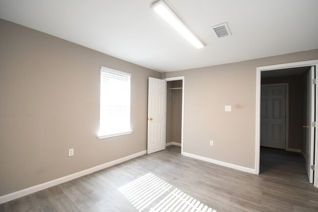 Photo - 411 W 29th Ave