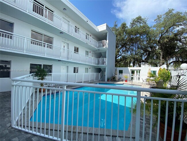 Photo - 3101 SW 27th Ave Unit 302