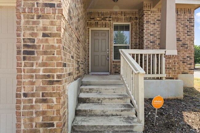 Photo - Charming Home Awaits: Spacious & Modern Li...