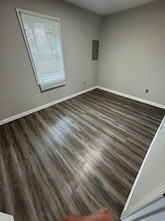 Photo - 1282 Fairground Rd