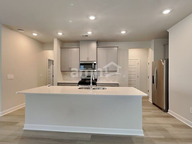 Photo - 542 Crowder Pl