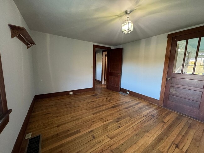 Photo - Cozy Country Charmer