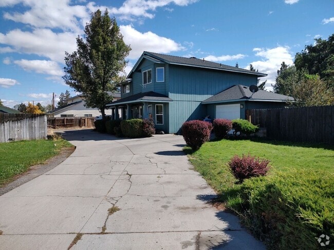Building Photo - Garabedian 24th Ct Duplex Unit Garabedian 2946 - 643 Rental