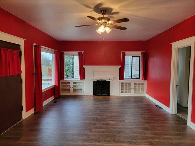 Building Photo - 3709 Hoyt Ave