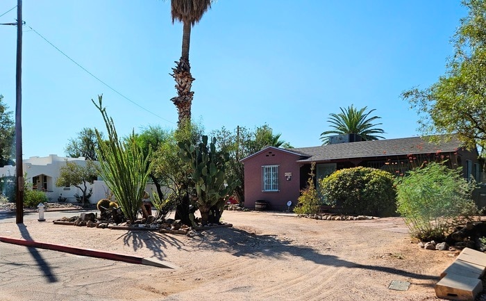 A charming 3-bedroom, 2-bathroom house in ... - A charming 3-bedroom, 2-bathroom house in ...