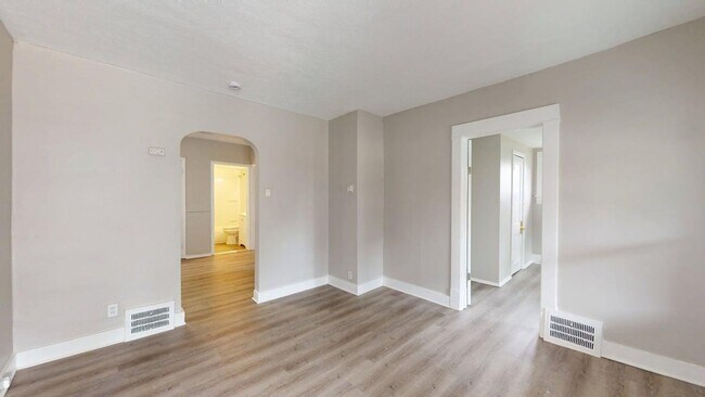 Building Photo - 888 Rondel Rd Unit 1 - Down
