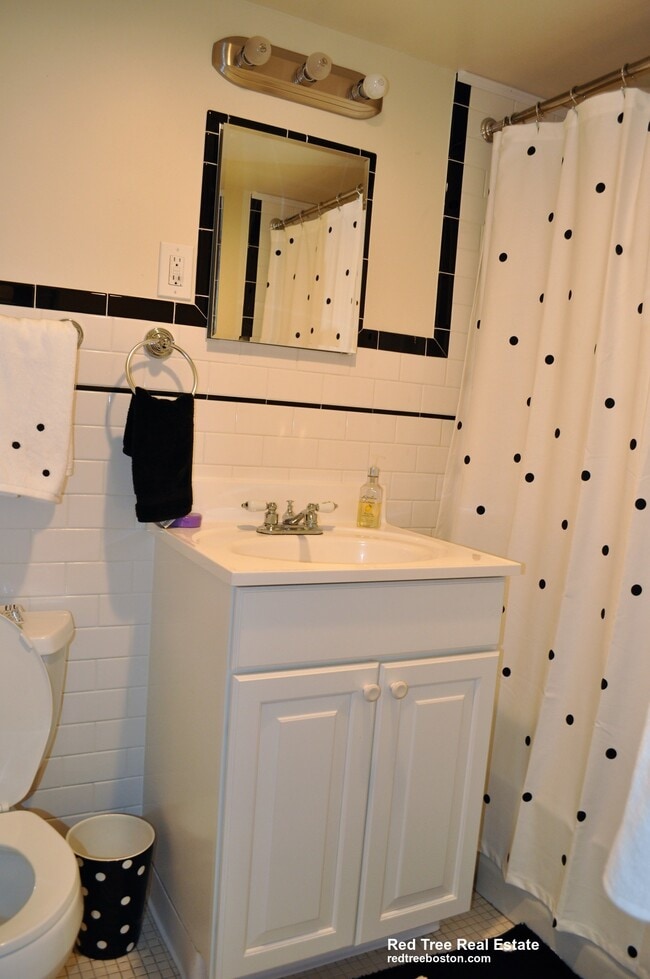 Photo - 101 Monmouth St Unidad 618