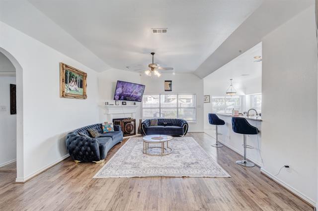 Photo - 214 Houston St