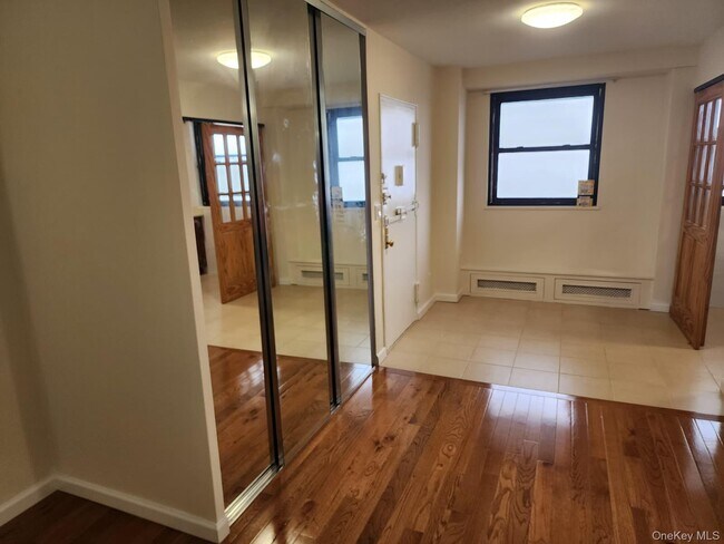 Photo - 61-45 98th St Unit 8G