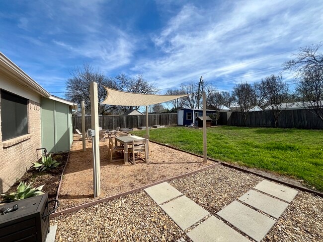 Building Photo - 2708 Janet Way Rental