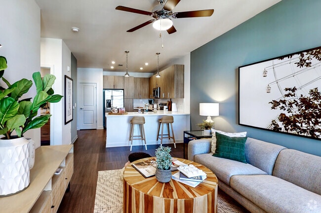 1BR, 1BA - 694 SF