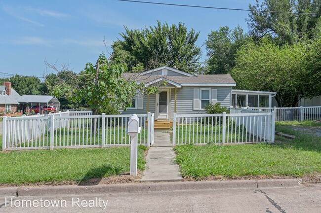 2 br, 1 bath House - 920 W Farrall Street - 2 br, 1 bath House - 920 W Farrall Street