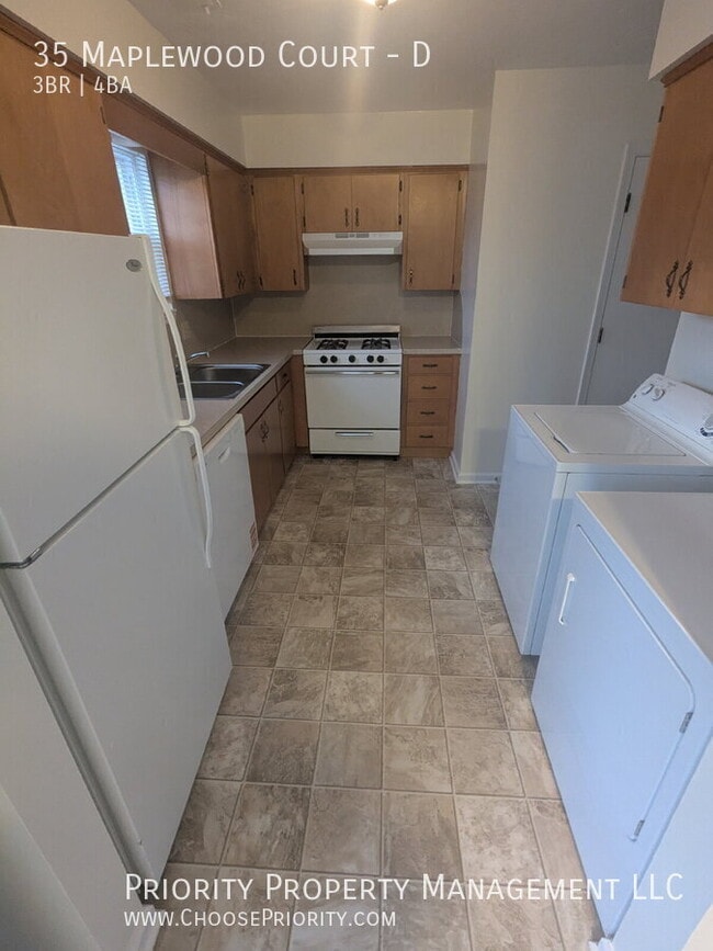 Photo - 35 Maplewood Ct Unit D
