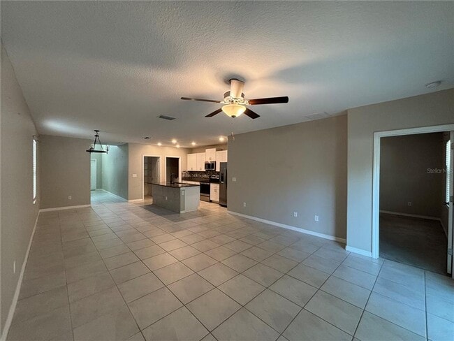 Photo - 572 Argyll Dr