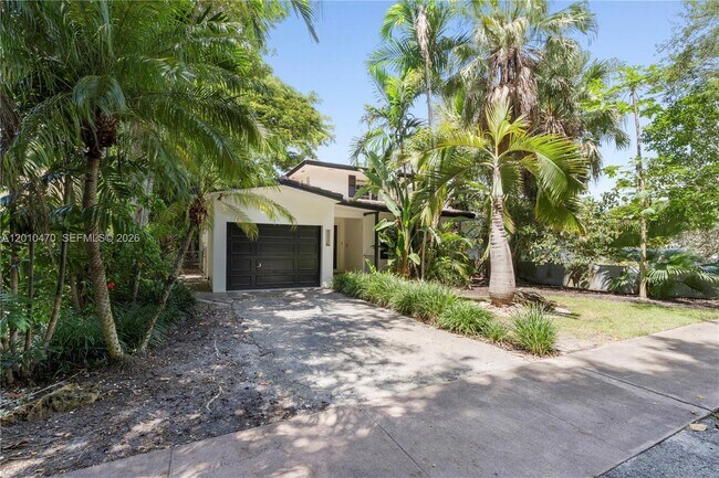 Photo - 5520 San Vicente St