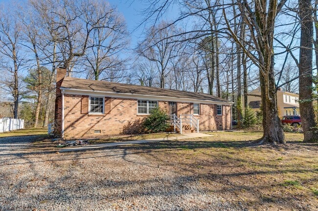 Photo - Beautiful Brick Ranch Available For Rent - Pets are welcome!!!