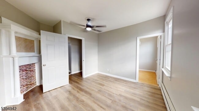 Photo - 277 2nd Ave W