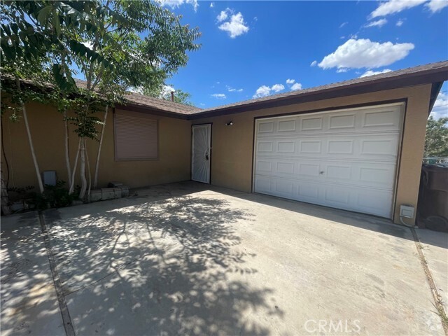 Building Photo - 55725 Pueblo Trail Rental
