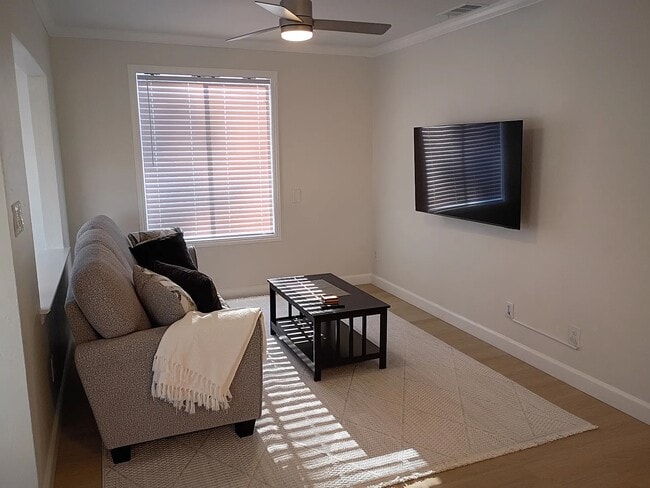 Photo - 1856 51st St