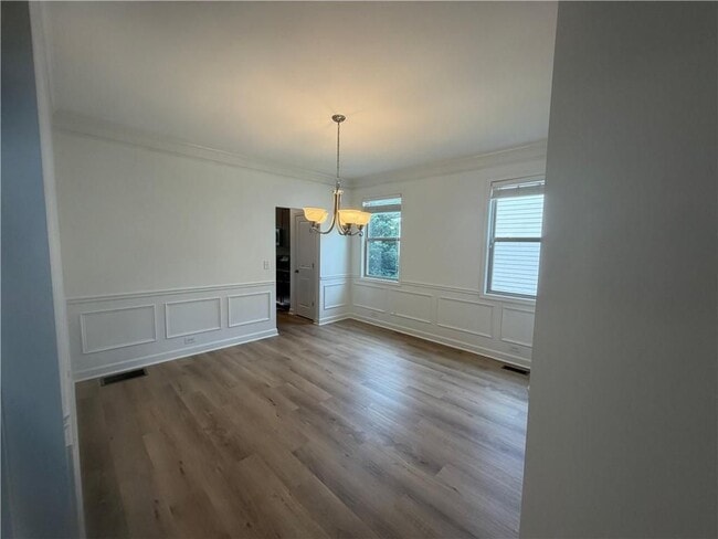 Photo - 325 Cranbrooke Cir