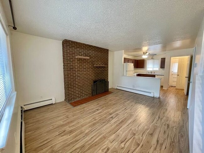 Photo - Beautiful 2 Bedroom Town Home!