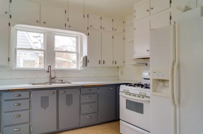 Photo - 6633 Van Buren Ave