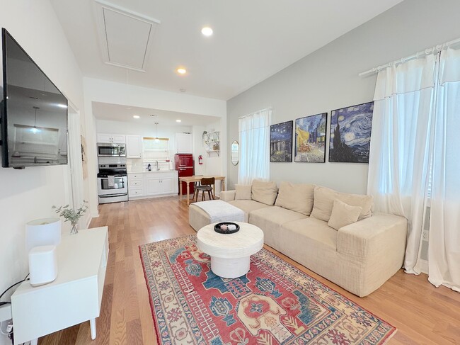 Photo - 2108 Burroughs St