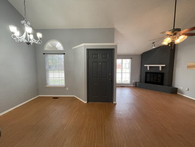 Photo - 2134 Lonnie Ln