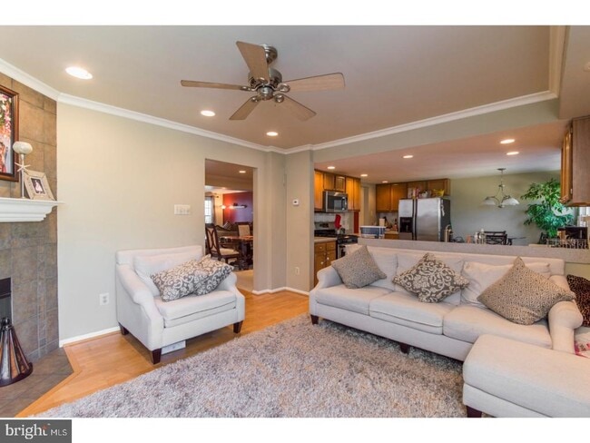 Photo - 293 Carmen Dr