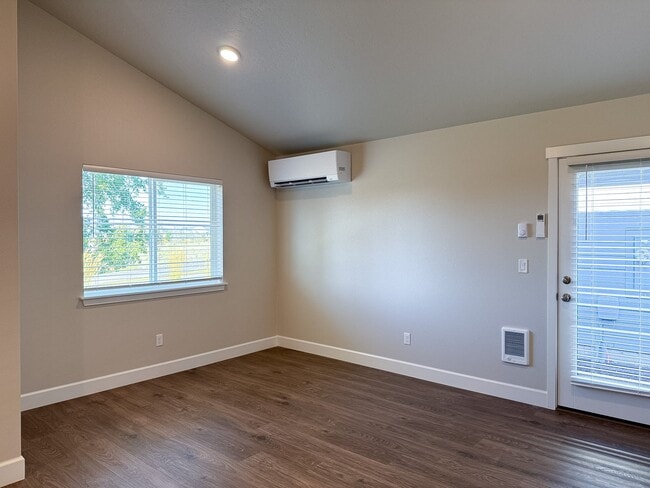 3998 SW Obsidian Ave