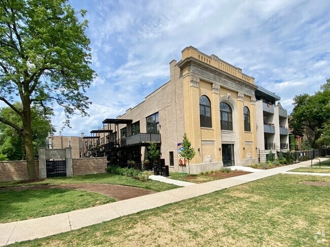 Building Photo - 3228 W Palmer St Unit 5 Rental