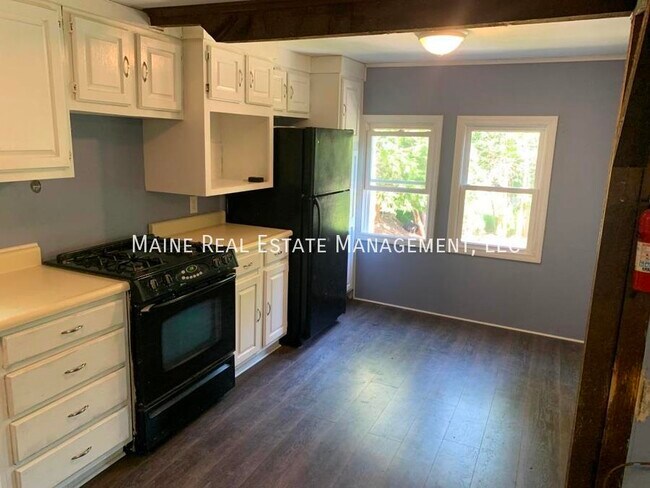 Photo - 342 Main Rd S