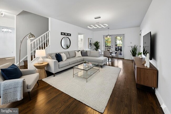 Photo - 24 Maple Ave