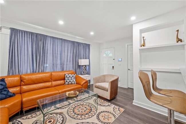 Building Photo - 1738 Duke Rd