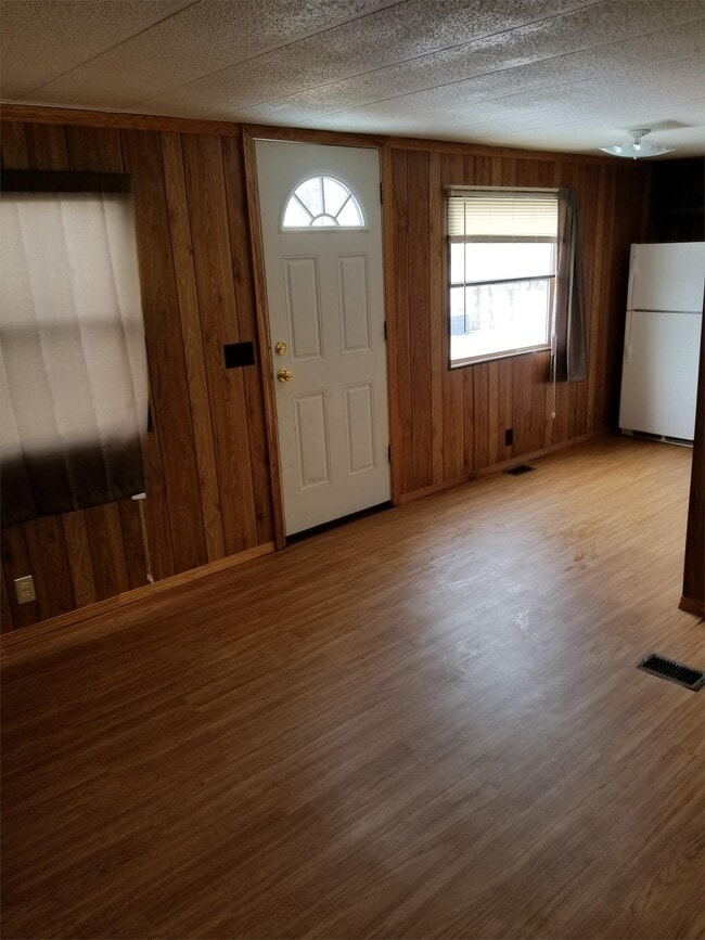 410 Lake St