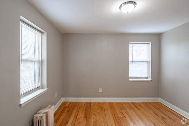 1BR, 1BA - 600SF - Bedroom