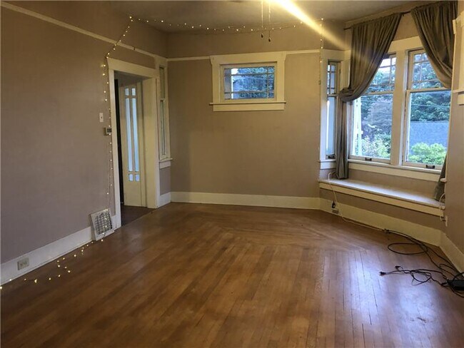 Photo - 342 NW 49th St