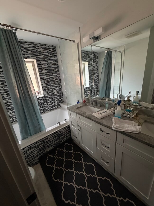 Photo - 4N150 Hawthorne Ave