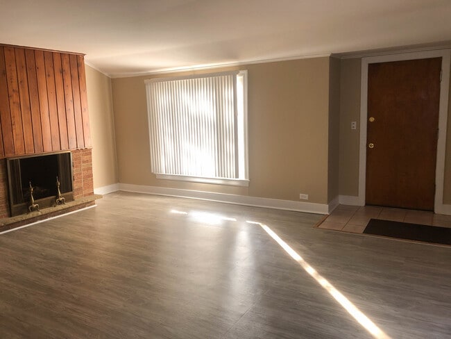 Photo - 222 Woodlawn Dr